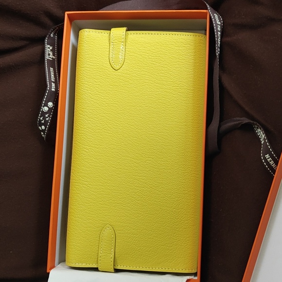 Brand new Hermes KELLY LEATHER WALLET - Picture 7 of 7